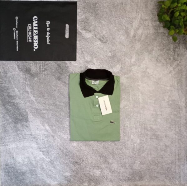 Lacoste Verde de cuello Negro - Image 2