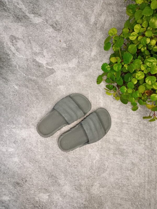 Ojota Adilette Gris Oscuro