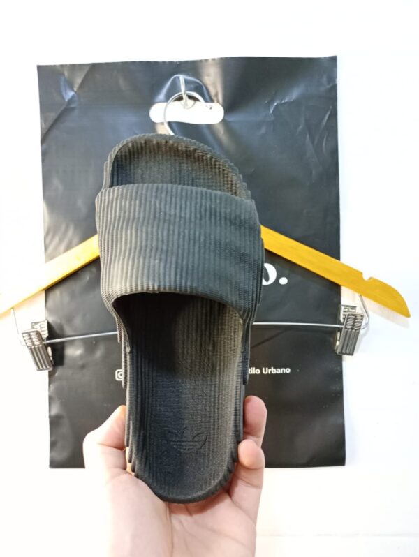 Ojota Adilette Negra - Image 5