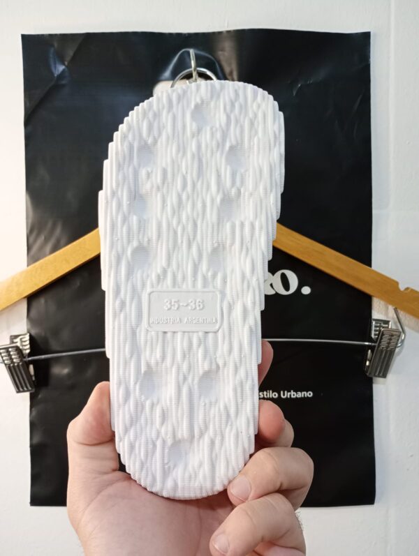 Ojota Adilette Blanca - Image 5