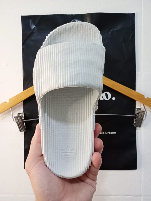 Ojota Adilette Gris - Image 2