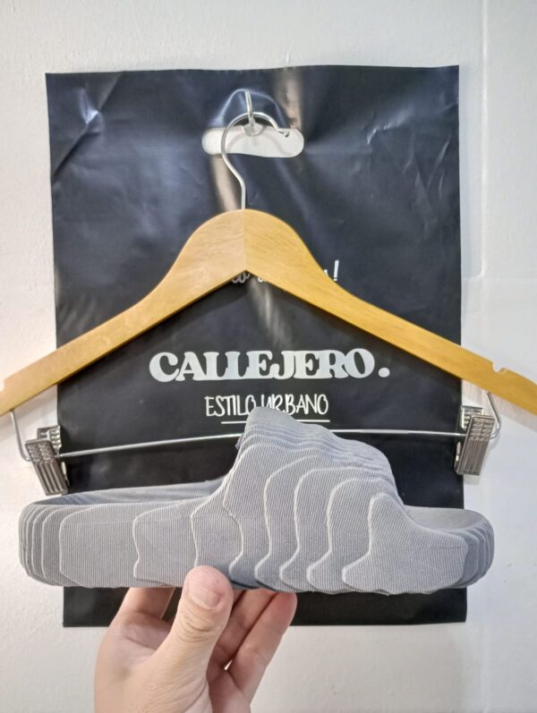 Ojota Adilette Gris Oscuro - Image 4
