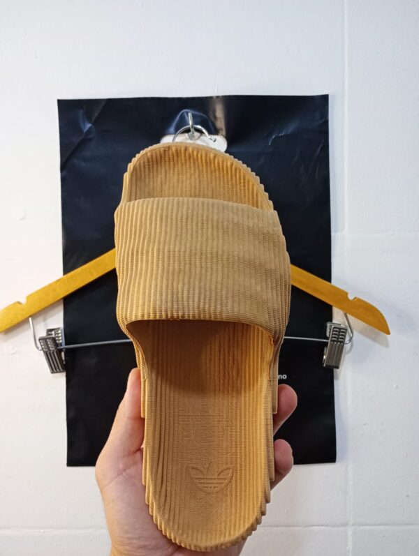 Ojota Adilette Marrón - Image 2