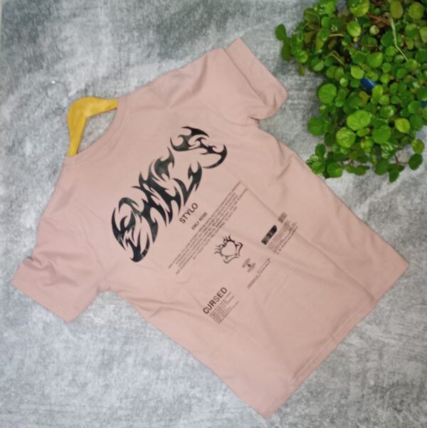 Remera Oversize Rosa (Estampa negra) - Image 2
